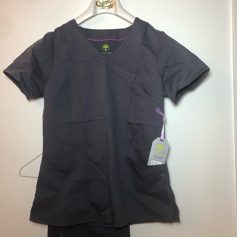 NWT purple Label Healing Hands women’s scrubs